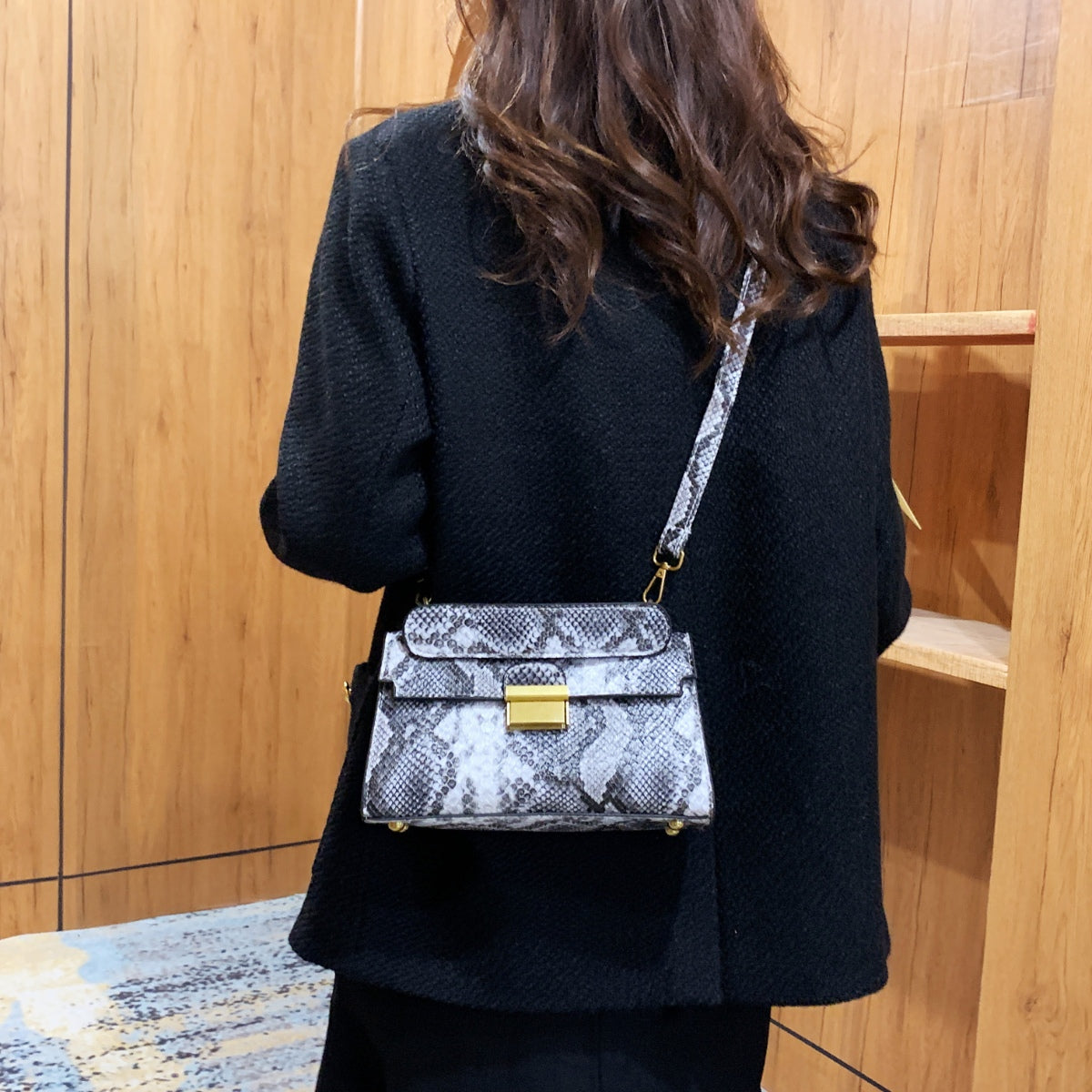 PU Leather Snakeskin Print Crossbody Bag 