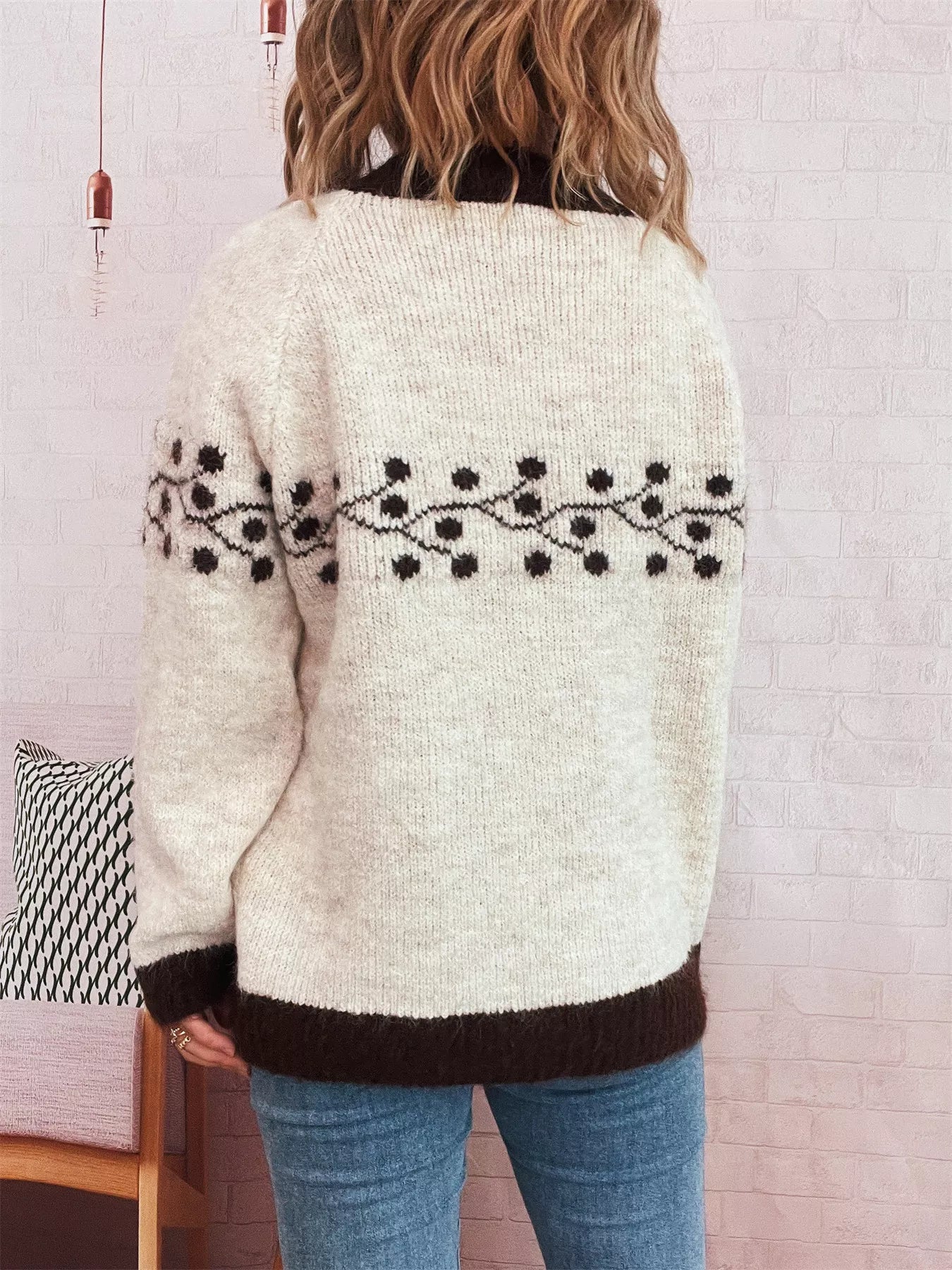 Contrast Hem Round Neck Sweater 