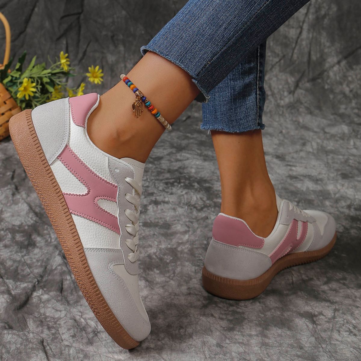Contrast Lace Up Round Toe Flats Sneakers 