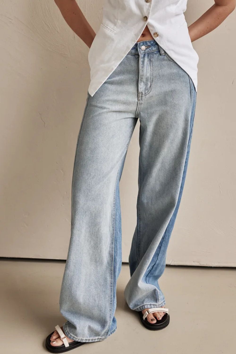 Contrast Straight Leg Jeans with Pockets 