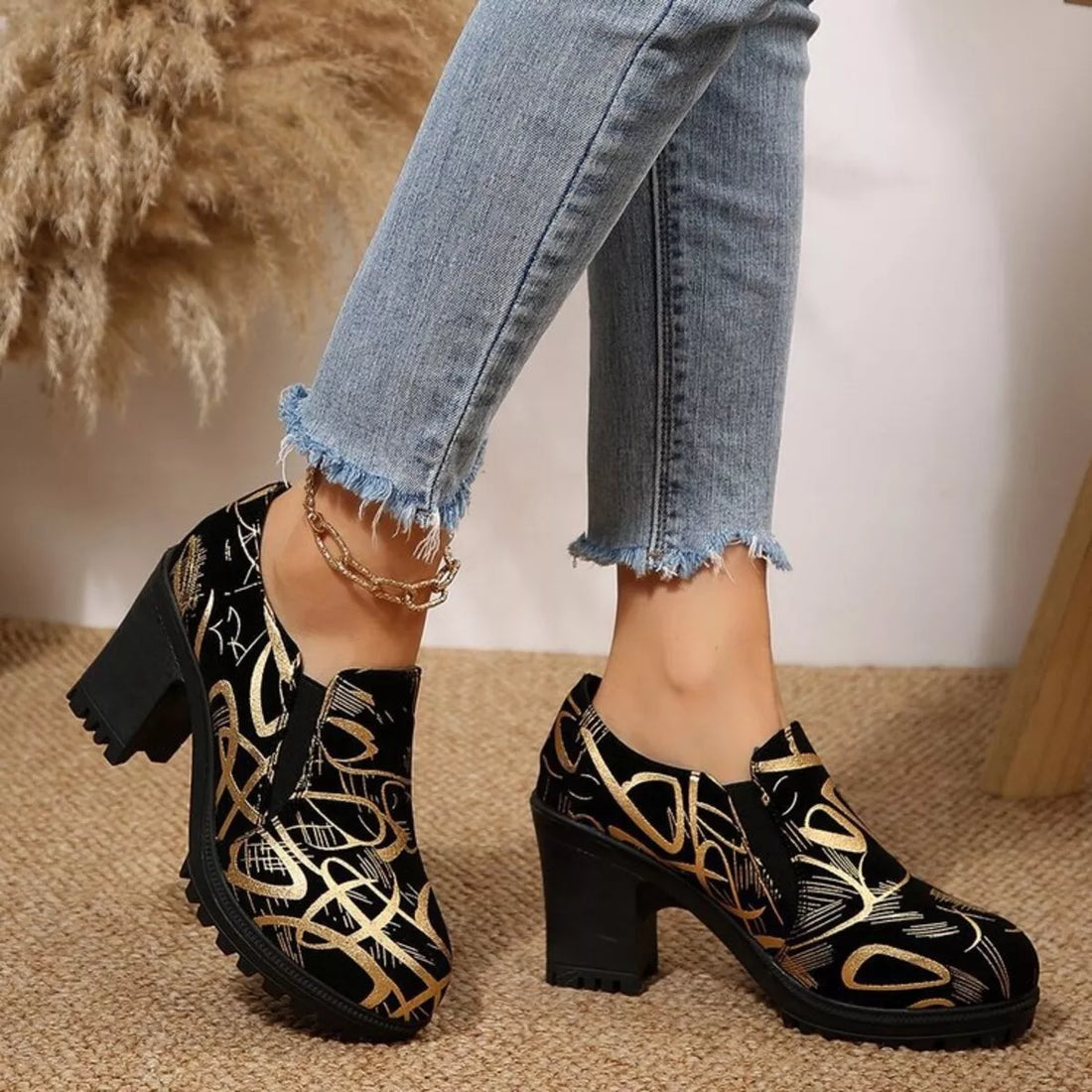 Round Toe Block Heels Pumps 