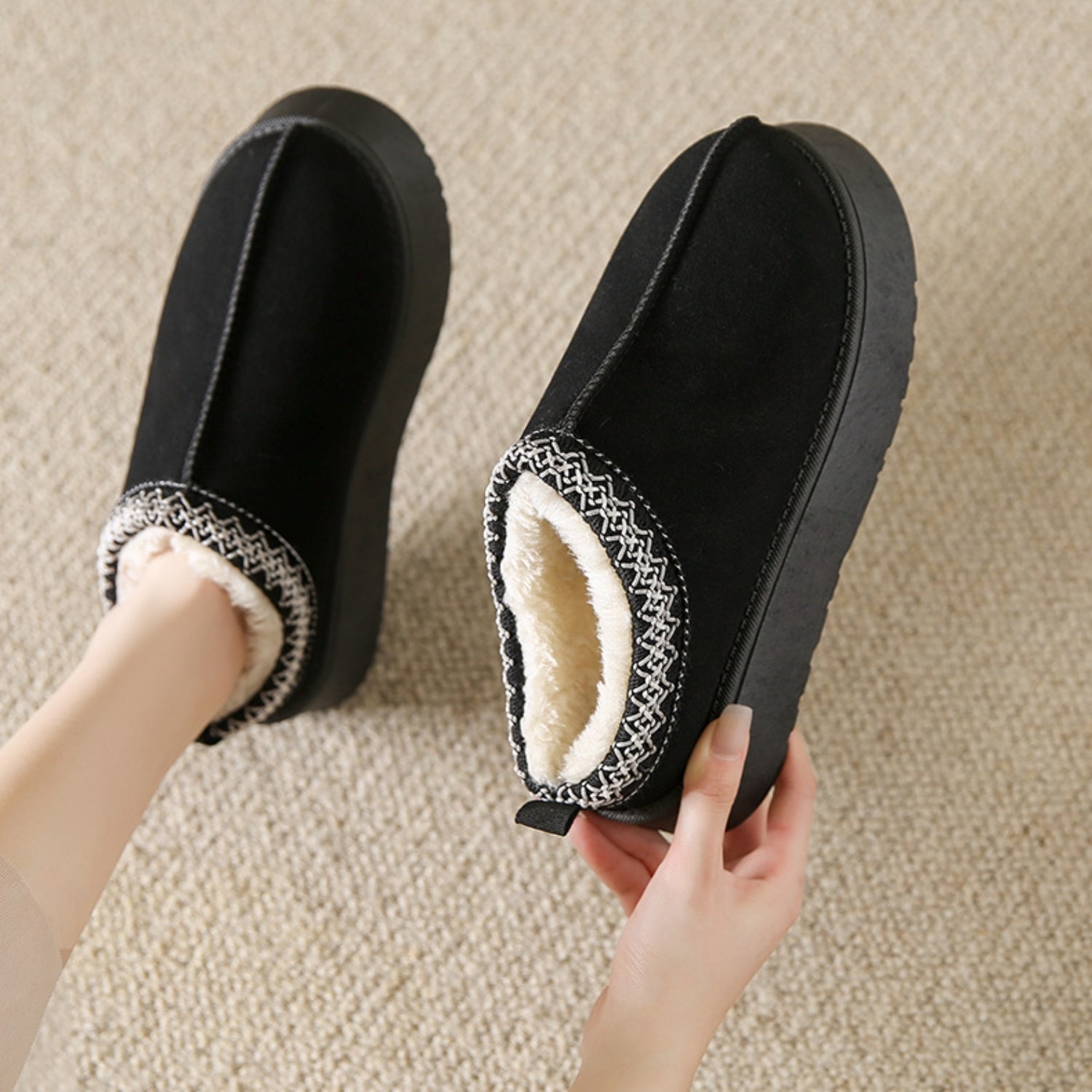 Faux Fur Center-Seam Slippers 
