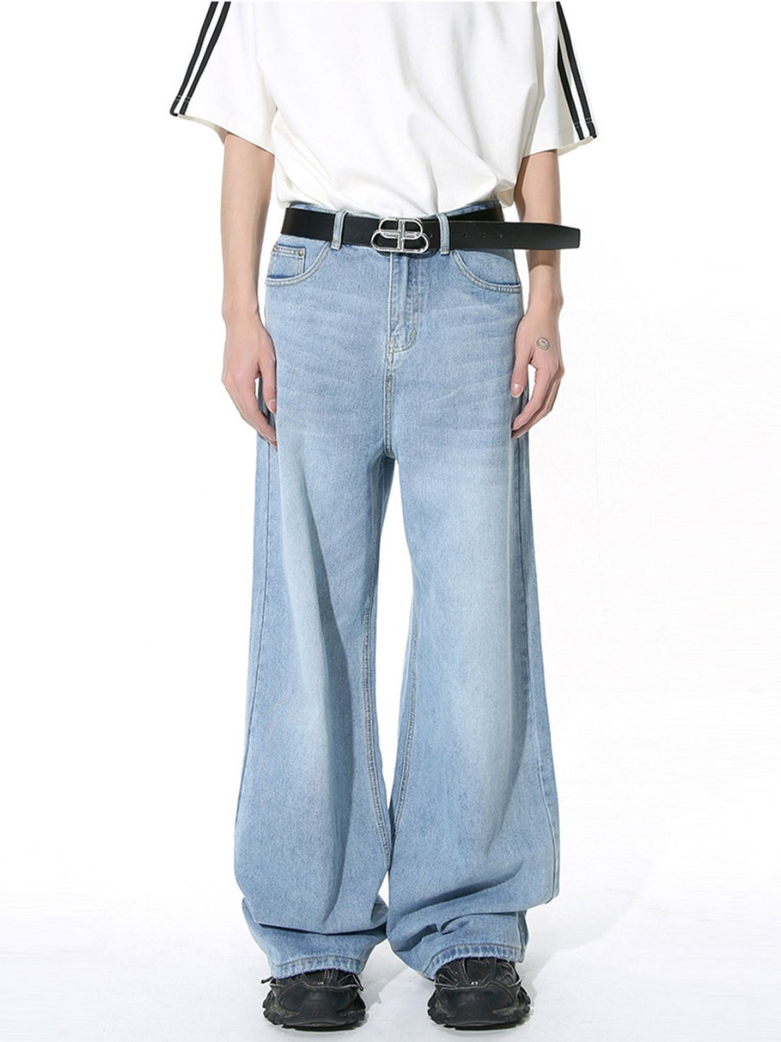 Wide Leg Jeans with Pockets 