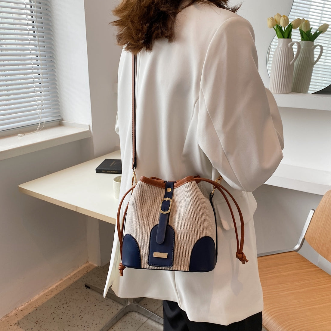 Straw Braided Adjustable Strap Crossbody Bag 