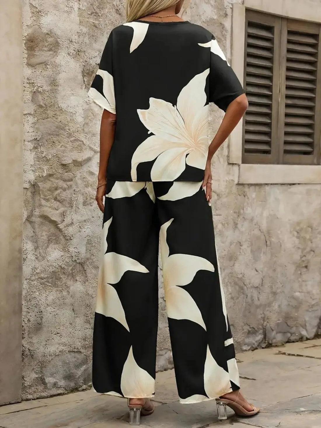 Printed V-Neck Top and Pants Set Two Piece Dresses