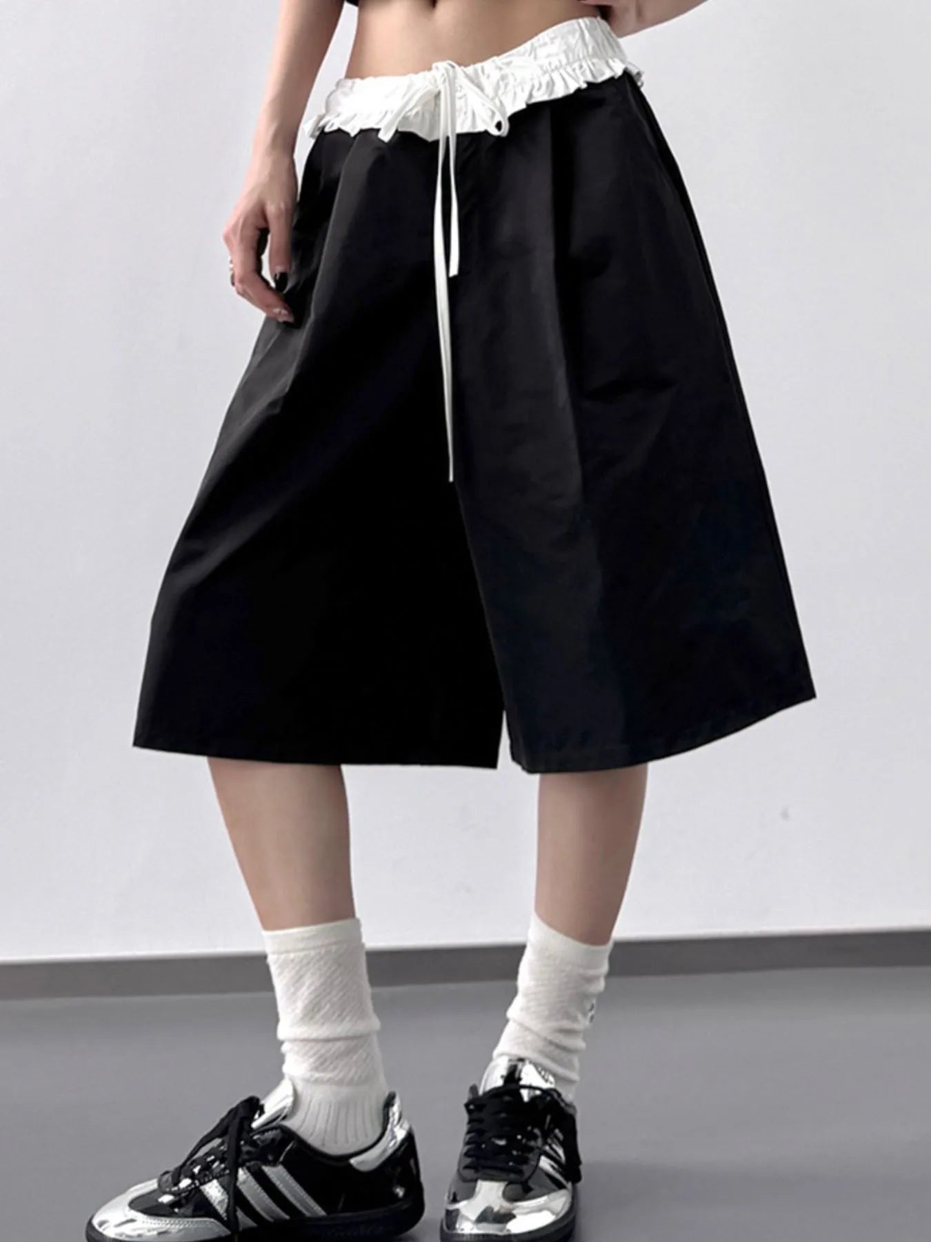 Contrast Waistband Wide-Leg Shorts 